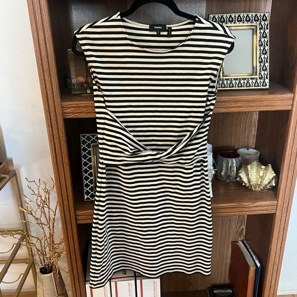 THEORY TWIST DRESS - Picture 2 of 4